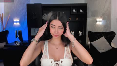 Snapshot of valeriavelvet chatting on 01.11.25 Vale online show from 01.11.25
