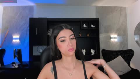 Snapshot of valeriavelvet chatting on 01.11.25 Vale online show from 01.11.25