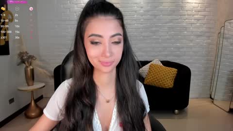 Snapshot of valeriavelvet chatting on 01.18.25 Vale online show from 01.18.25