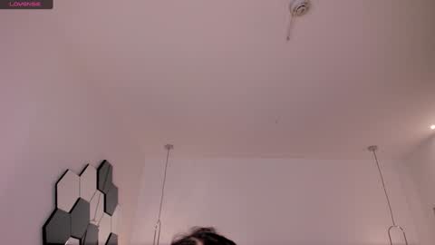 Snapshot of valeriavelvet chatting on 01.21.25 Vale online show from 01.21.25