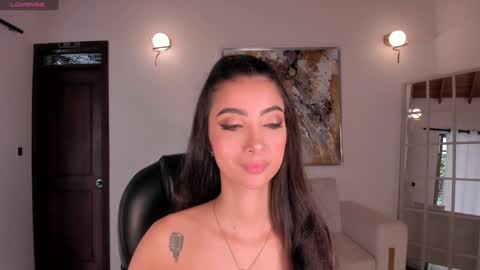 Snapshot of valeriavelvet chatting on 02.04.25 Vale online show from 02.04.25