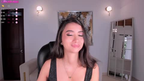 Snapshot of valeriavelvet chatting on 02.05.25 Vale online show from 02.05.25