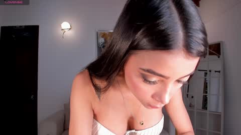 Snapshot of valeriavelvet chatting on 02.06.25 Vale online show from 02.06.25