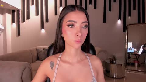 Snapshot of valeriavelvet chatting on 02.15.25 Vale online show from 02.15.25