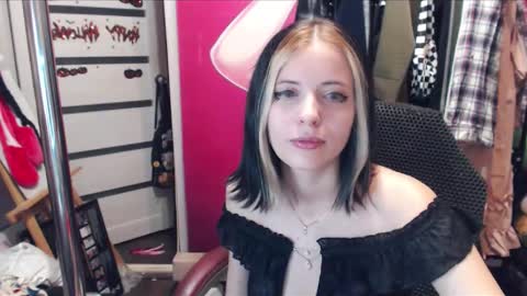 Snapshot of valeriaxkiss chatting on 01.09.25 ValeriaXKiss online show from 01.09.25