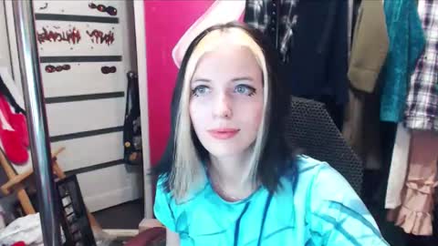 Snapshot of valeriaxkiss chatting on 01.12.25 ValeriaXKiss online show from 01.12.25