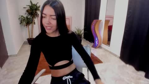 Valerie fox online show from 11.28.25