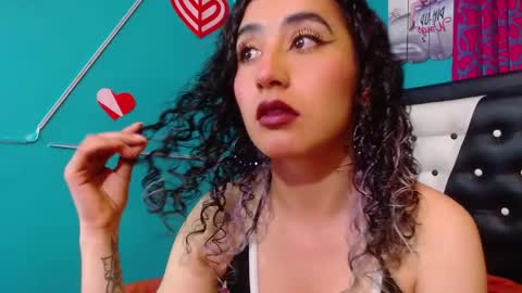 Snapshot of valerie_mase chatting on 10.28.25 vale online show from 10.28.25