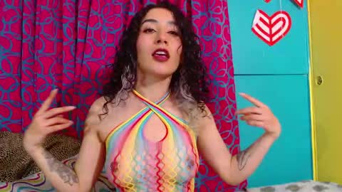 Snapshot of valerie_mase chatting on 11.28.25 vale online show from 11.28.25