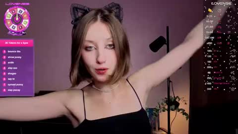 Snapshot of valerie_mooon chatting on 11.12.25 Kristi moony online show from 11.12.25