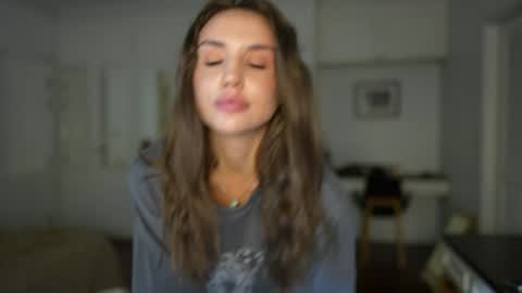 Snapshot of valerieh chatting on 09.10.25 Valerie online show from 09.10.25