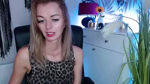 Valerie  online show from 12.03.24