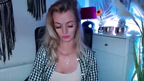 Valerie  online show from 02.04.25