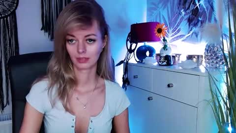 Valerie  online show from 02.27.25