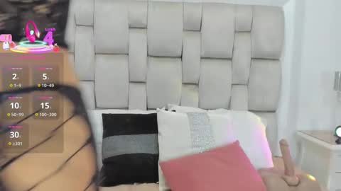 Snapshot of valeriesoto chatting on 12.18.25 Valerie online show from 12.18.25