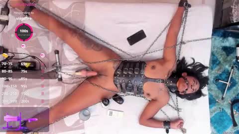 valeriix_ online show from 02.20.25