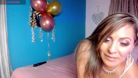 Snapshot of valeryblue chatting on 12.14.24 Valery Blue online show from 12.14.24