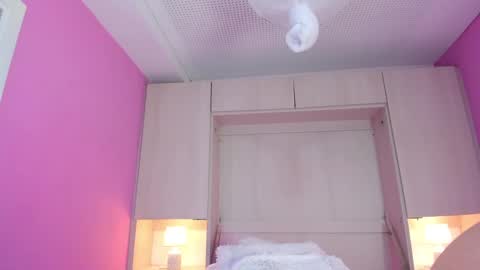 Snapshot of valerymeyerr chatting on 01.11.25 valerymeyerr online show from 01.11.25