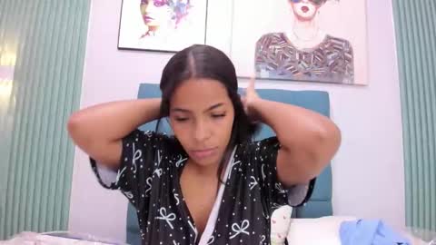 Snapshot of valerynbrown chatting on 05.15.26 valery online show from 05.15.26
