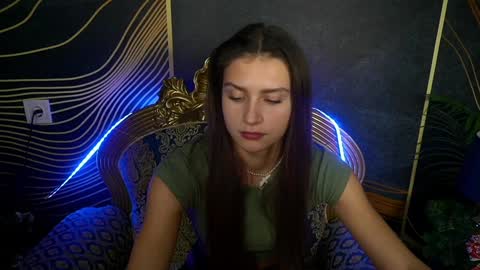 Snapshot of valeryroyale chatting on 12.10.24 Valery online show from 12.10.24