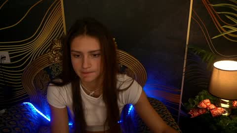 Snapshot of valeryroyale chatting on 12.24.24 Valery online show from 12.24.24