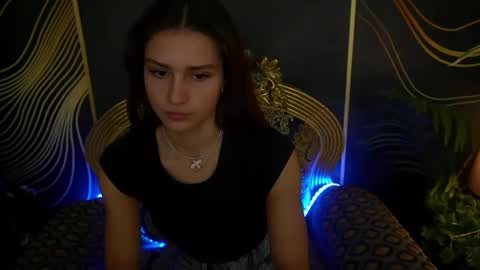 Snapshot of valeryroyale chatting on 01.03.25 Valery online show from 01.03.25