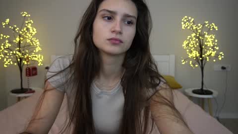 Snapshot of valeryroyale chatting on 02.05.25 Valery online show from 02.05.25