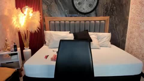 Valerie Shadey  online show from 11.29.25