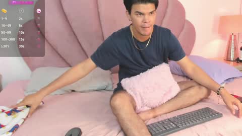 Snapshot of valerystonne_ chatting on 12.12.24 Valery Stonne online show from 12.12.24