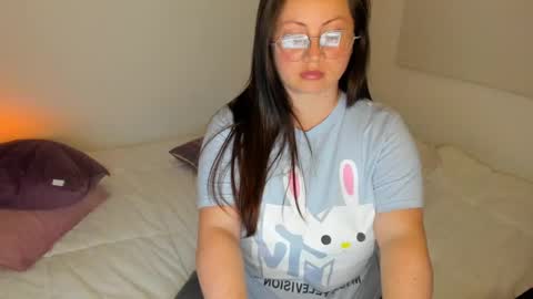 Snapshot of valeryvass_07 chatting on 12.22.24 My name is Valery... Nice to meet you  thumb up me please its important online show from 12.22.24