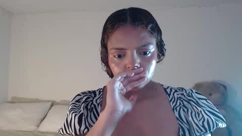 Snapshot of valientegirl_ chatting on 02.07.26 VALIENTE online show from 02.07.26