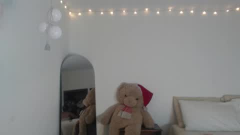 Snapshot of valientegirl_ chatting on 02.21.26 VALIENTE online show from 02.21.26