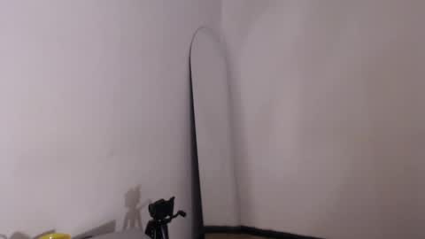 VALIENTE  online show from 04.07.26