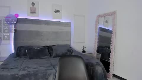 Snapshot of valka_wolfe chatting on 10.24.25 Valka online show from 10.24.25