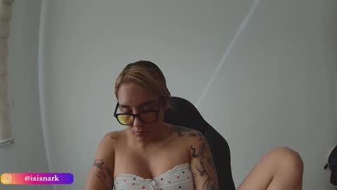 Snapshot of valkyriarose chatting on 01.19.26 Isis online show from 01.19.26