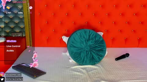 Valerie Val V online show from 03.09.25