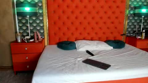 Valerie Val V online show from 11.29.25