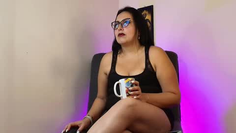 Vallery16 online show from 11.19.25