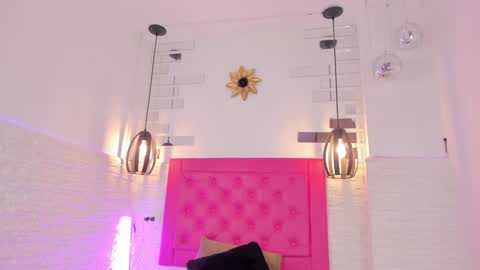 Vallolet Peach  online show from 01.15.25