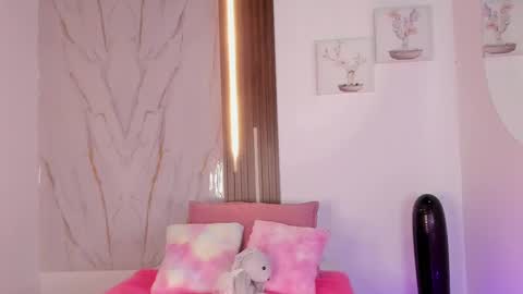 Vallolet Peach  online show from 09.28.25