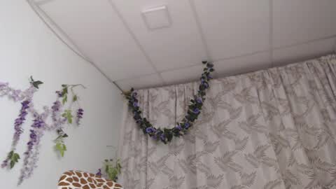 valquiria_sirgun online show from 02.28.25