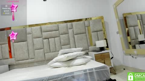 Snapshot of valtira_nova chatting on 04.30.26 valtira nova online show from 04.30.26