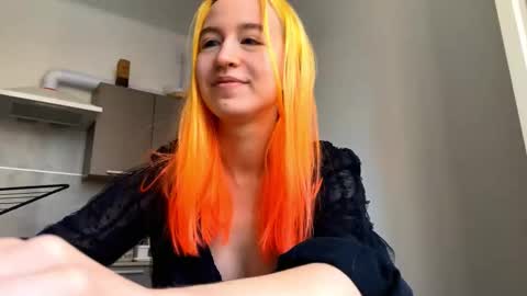 Snapshot of valtopi chatting on 02.01.26 Emily online show from 02.01.26