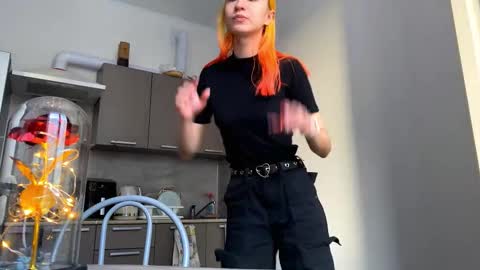 Snapshot of valtopi chatting on 02.06.26 Emily online show from 02.06.26