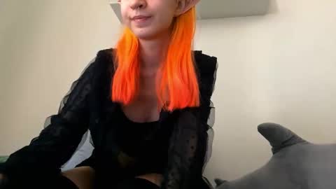 Snapshot of valtopi chatting on 02.11.26 Emily online show from 02.11.26