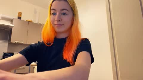 Snapshot of valtopi chatting on 02.25.26 Emily online show from 02.25.26