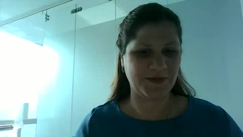 Snapshot of valu2208 chatting on 10.01.25 valu2208 online show from 10.01.25