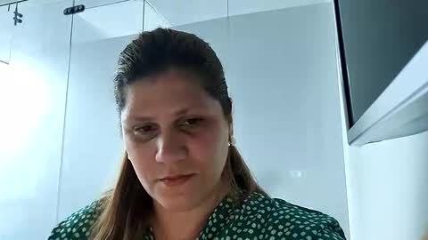 Snapshot of valu2208 chatting on 10.03.25 valu2208 online show from 10.03.25