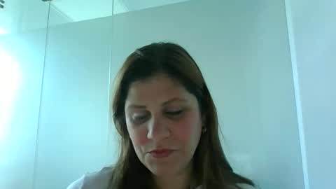Snapshot of valu2208 chatting on 12.18.25 valu2208 online show from 12.18.25