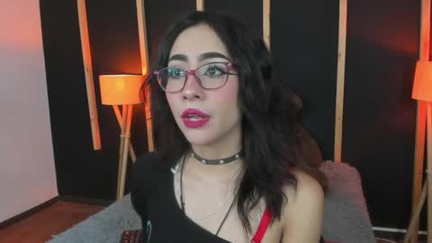 Snapshot of vampy_dolll chatting on 01.03.25 vampy_dolll online show from 01.03.25